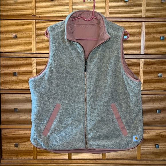 Women’s Carhartt Utility Sherpa Reversible Vest - Picture 3 of 4